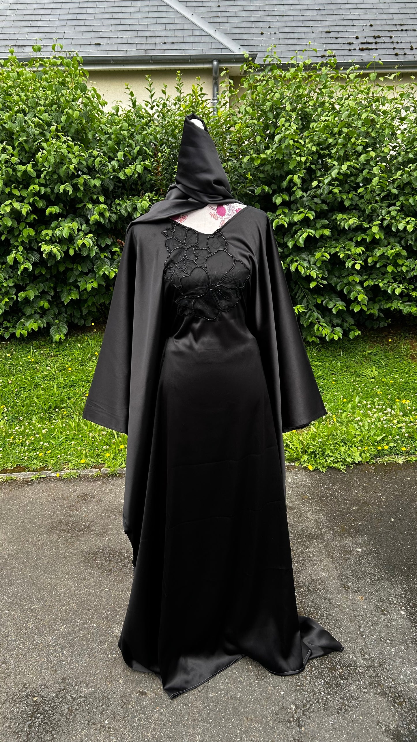 Robe satin noir